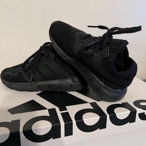 Adidas Tennis Shoes, toddler 8, Black